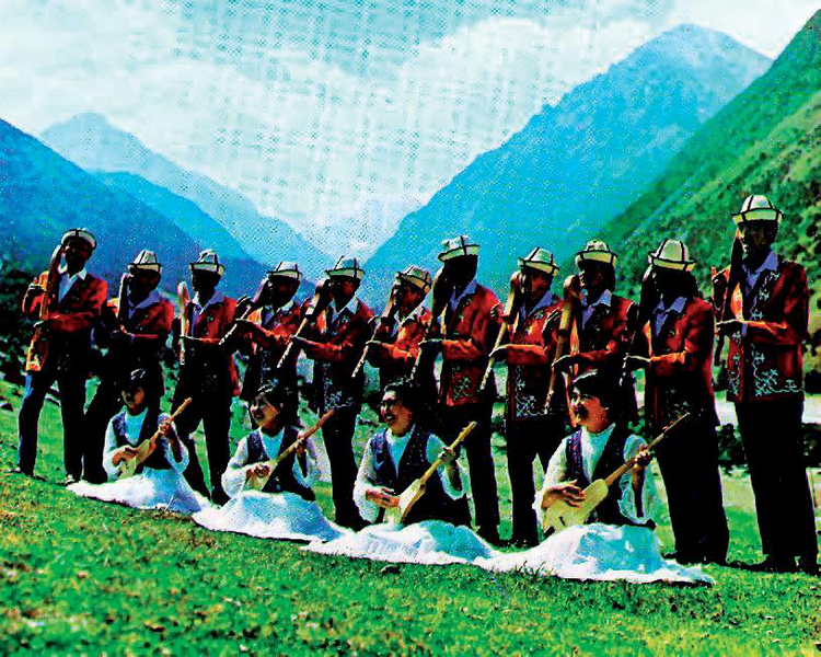 Файл:КОМУЗЧУЛАР АНСАМБЛИ39.png