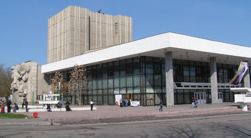 Файл:КЫРГЫЗ УЛУТТУК АКАДЕМИЯЛЫК ДРАМА ТЕАТРЫ35.png